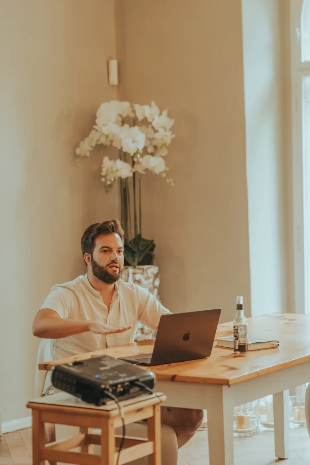 Christian Arns — Postproduktion studio setup outreel